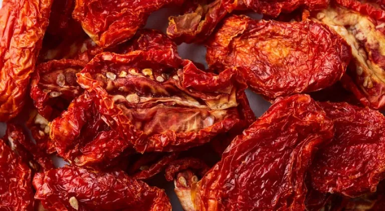 BAŞKAN FIÇI : FOÇA'NIN EN MEŞHUR ÜRÜNÜ DOMATES KURUSUDUR