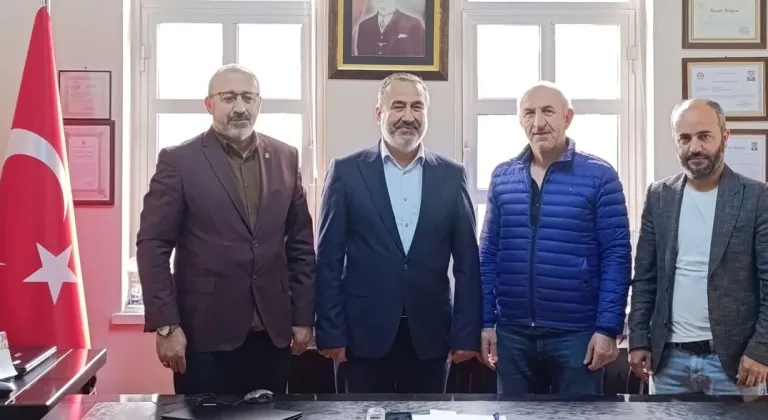 FOÇA AK PARTİ'DEN MÜFTÜ'YE ZİYARET