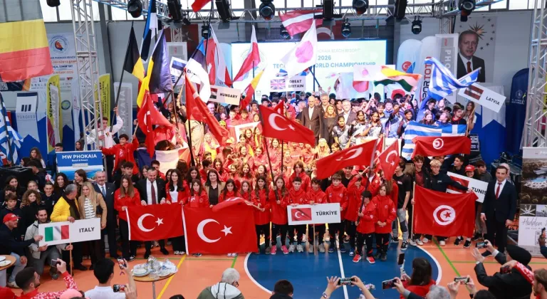 FOÇA'DA DÜNYA ŞAMPİYONASI BAŞLADI