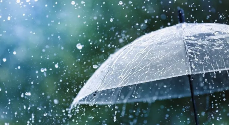 FOÇA'DA YİNE YAĞIŞ VAR