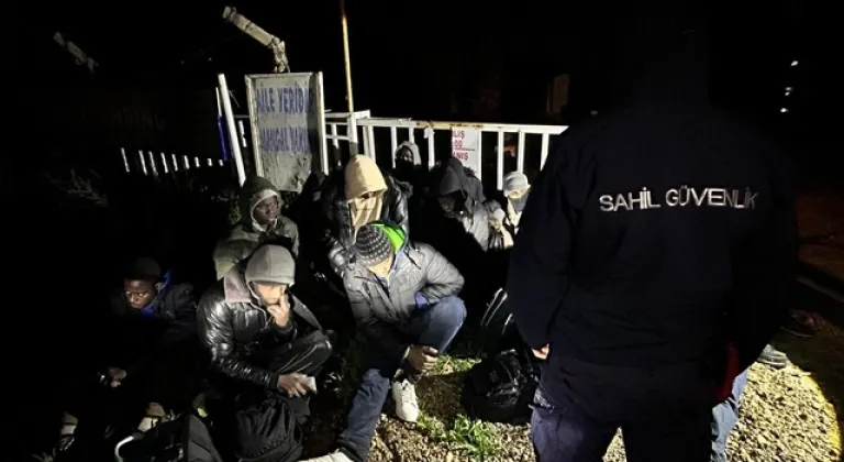 FOÇA'DA 27 GÖÇMEN YAKALANDI