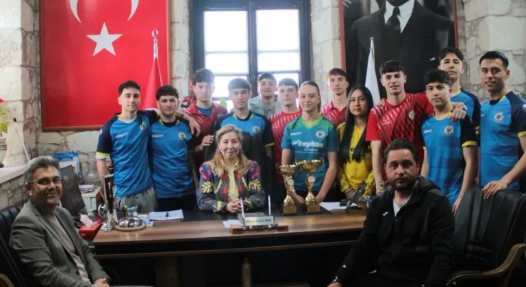 FUTSAL'DA İZMİR'İ TEMSİL EDECEKLER