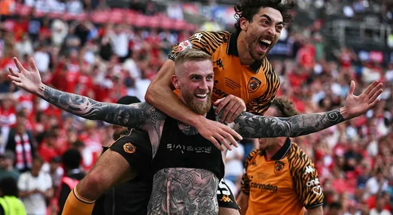 HULL CITY PREMIERE LİG'E ÇIKTI