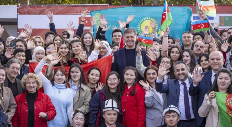 İZMİR'DE 15 ARALIK TÜRK DİLİ AİLESİ GÜNÜ KUTLANDI