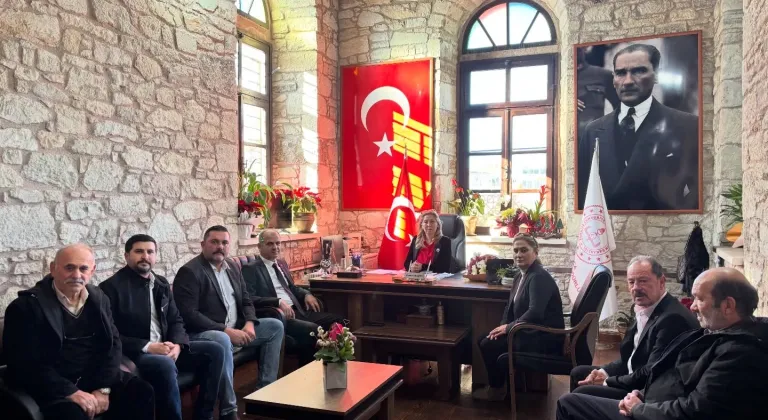 MHP'DEN İLÇE MİLLİ EĞİTİME ZİYARET